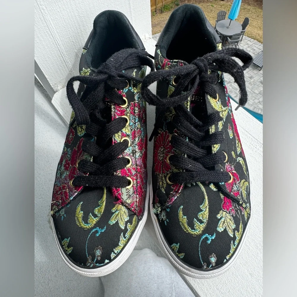 Guess Black Sneakers with Floral brocade Asian inspired Accents 8 - Picture 2 of 12